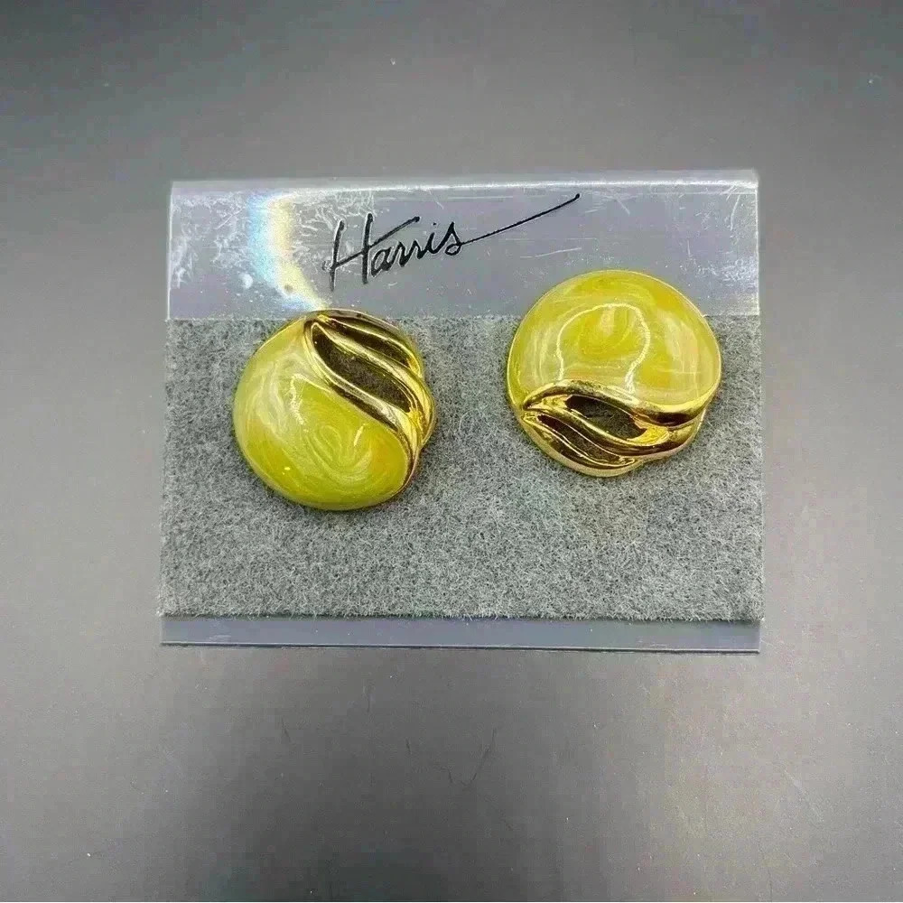 VGT Havis Gold Tone Round Statement Earrings